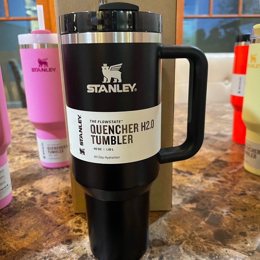 New Black Stanley 40oz NWT